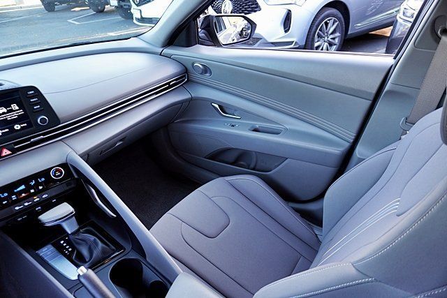 Certified 2026 Hyundai Elantra Sport FWD image 30