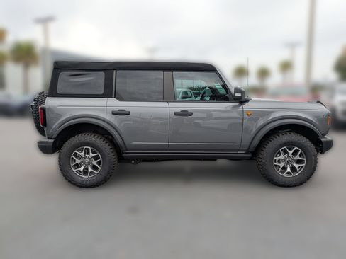 New 2025 Ford Bronco Badlands AWD/4WD image 4