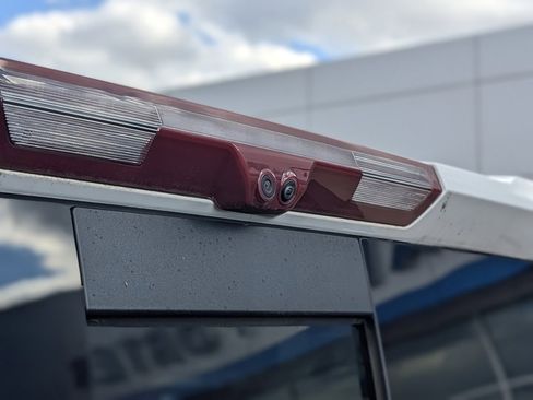 Used 2024 Chevrolet Silverado 1500 ZR2 w/ Technology Package image 19