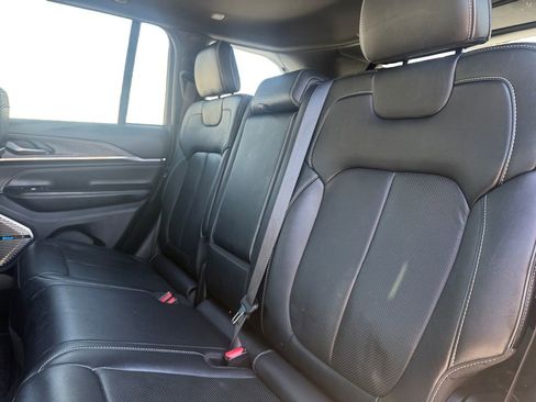 Certified 2022 Jeep Grand Cherokee Overland image 14