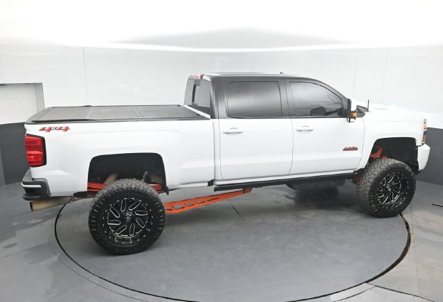 Used 2018 Chevrolet Silverado 2500 High Country w/ Duramax Plus Package AWD/4WD image 40