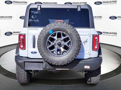 New 2025 Ford Bronco Badlands image 4