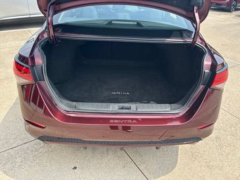 Used 2025 Nissan Sentra SV FWD image 8