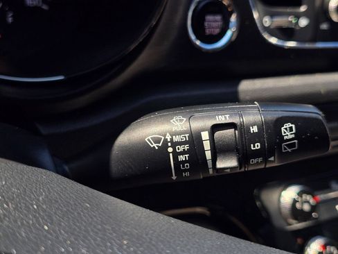 Used 2020 Kia Sedona EX FWD image 28
