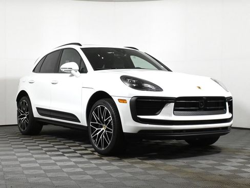 Used 2026 Porsche Macan AWD/4WD image 9