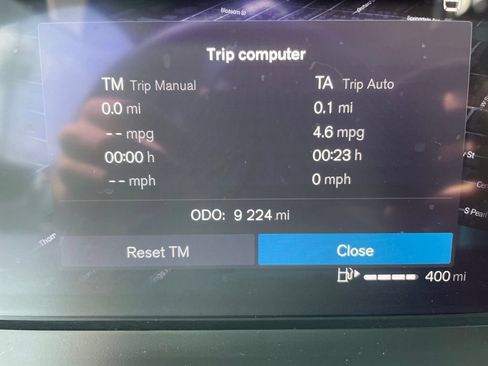 Used 2025 Volvo XC40 B5 Plus AWD/4WD image 23