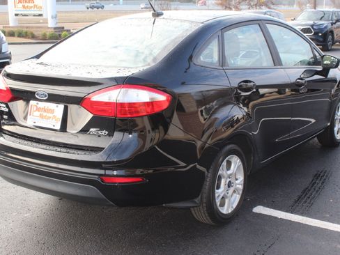 Used 2016 Ford Fiesta SE image 6