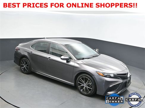 Used 2023 Toyota Camry SE image 1