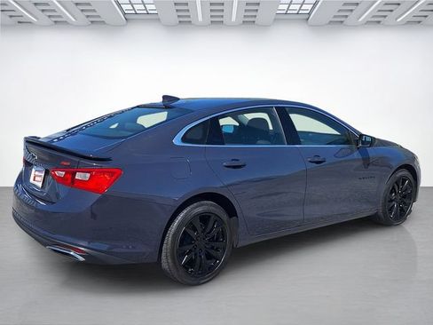 Used 2025 Chevrolet Malibu RS FWD image 4
