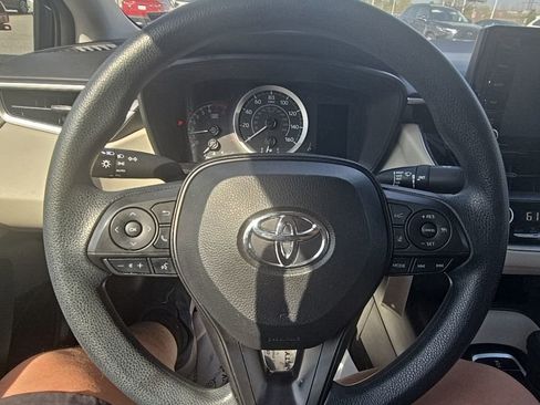 Used 2022 Toyota Corolla LE image 14