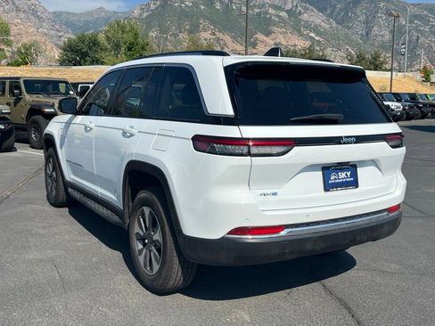 Used 2022 Jeep Grand Cherokee Limited 4xe image 9