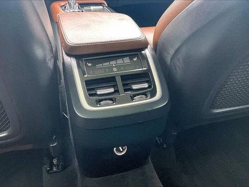 Used 2020 Volvo XC90 T6 Momentum w/ Protection Package Premier AWD/4WD image 32