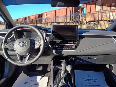 Used 2025 Toyota Corolla SE image 18