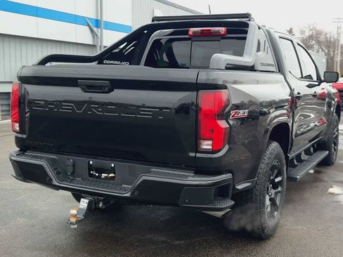 Used 2025 Chevrolet Colorado Z71 w/ Midnight Edition image 3
