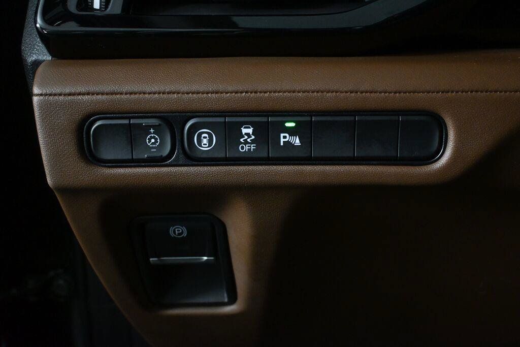 Used 2023 Acura MDX w/ Technology Package FWD image 16