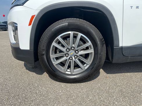 Used 2022 Chevrolet Traverse LT FWD image 24