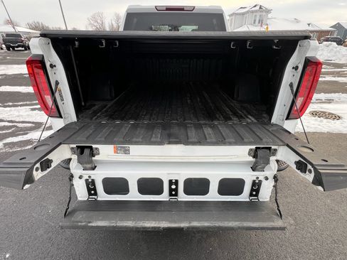 Used 2023 GMC Sierra 1500 SLT w/ SLT Premium Package image 9