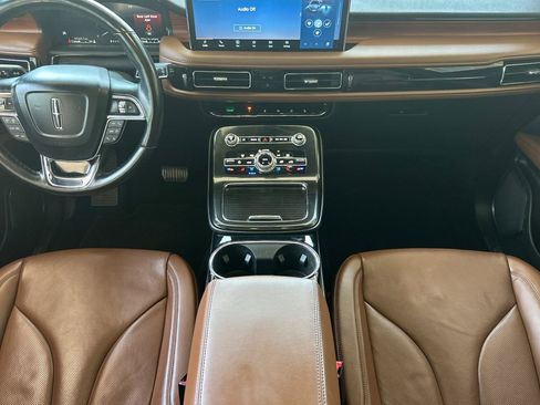 Certified 2022 Lincoln Nautilus Reserve w/ Luxury Package FWD image 12