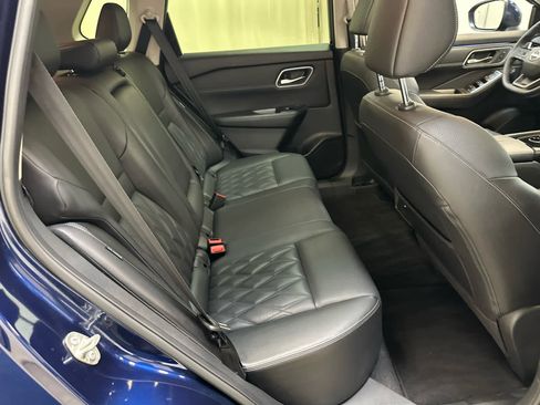 Certified 2025 Nissan Rogue Platinum image 20