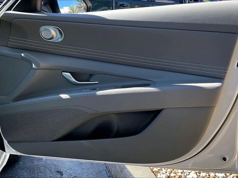 Used 2025 Hyundai Elantra Sport image 22