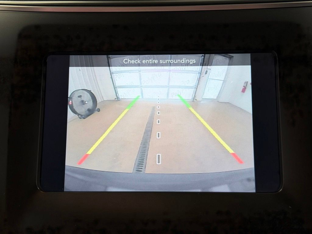Used 2019 Jeep Cherokee Latitude Plus w/ Comfort/Convenience Group FWD image 50