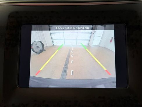 Used 2019 Jeep Cherokee Latitude Plus w/ Comfort/Convenience Group FWD image 50