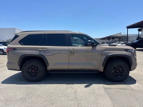 Used 2025 Toyota Sequoia TRD Pro AWD/4WD image 4