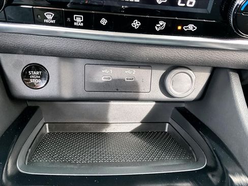 Used 2025 Nissan Rogue SV AWD/4WD image 32