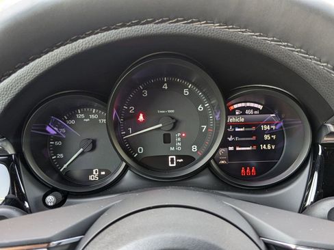 Used 2025 Porsche Macan image 16