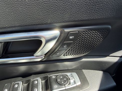 Used 2024 Kia Telluride SX Prestige AWD/4WD image 28