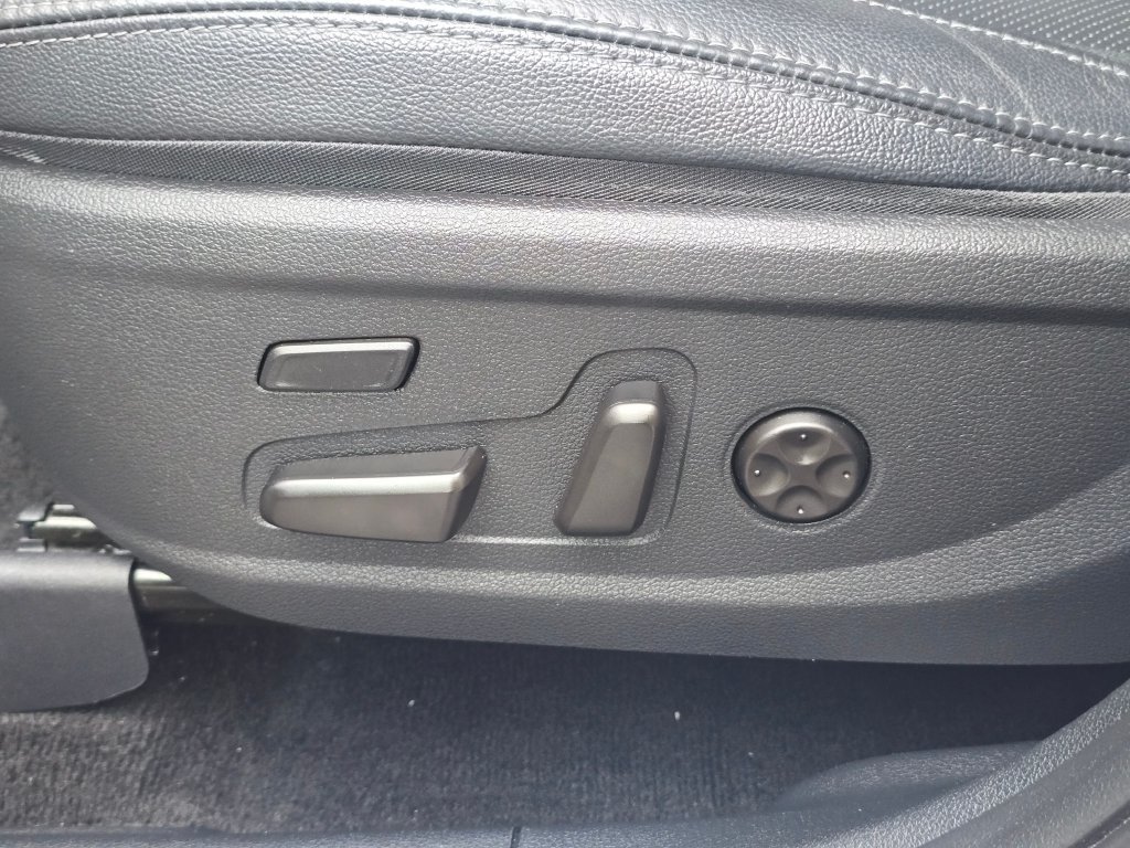 Used 2019 Hyundai Santa Fe AWD image 32