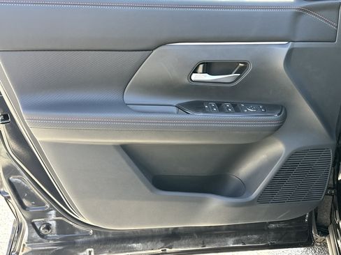 New 2026 Nissan Kicks SR image 10