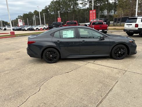 New 2026 Toyota Camry SE image 8