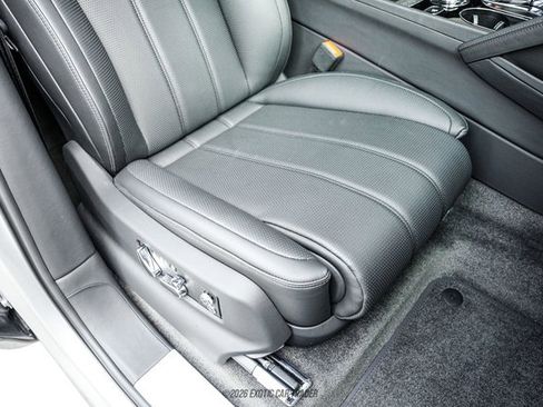 Used 2024 Bentley Bentayga Extended Wheelbase AWD/4WD image 49