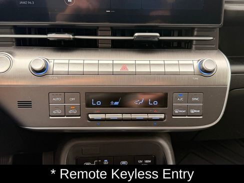 Used 2025 Hyundai Kona SEL AWD/4WD image 21