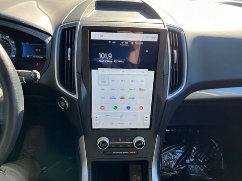 Used 2024 Ford Edge SEL w/ Class II Trailer Tow Package image 20