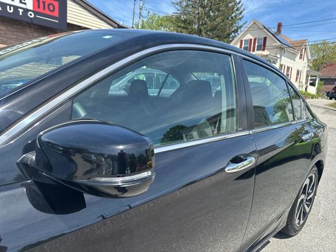 Used 2017 Honda Accord EX image 16