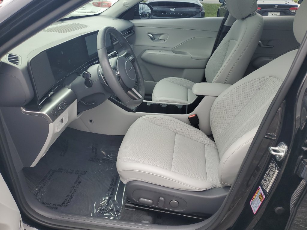 Used 2024 Hyundai Kona Limited FWD image 5