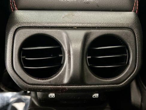 Used 2023 Jeep Gladiator Rubicon w/ LED Lighting Group AWD/4WD image 18