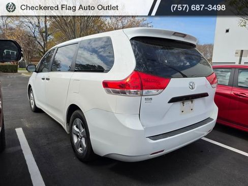 Used 2012 Toyota Sienna image 4