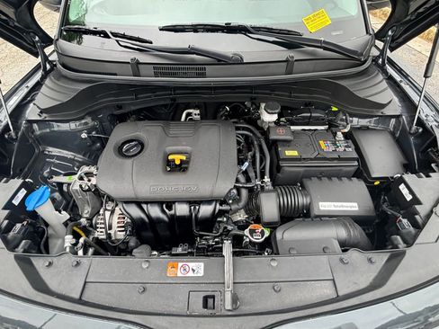 Used 2025 Kia Soul LX w/ LX Technology Package FWD image 31