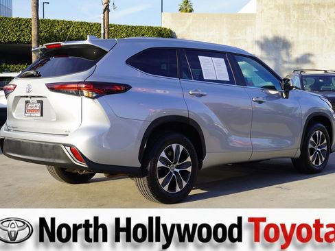 Certified 2025 Toyota Highlander XLE image 7