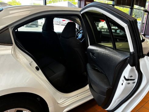 Used 2022 Toyota Corolla LE FWD image 28