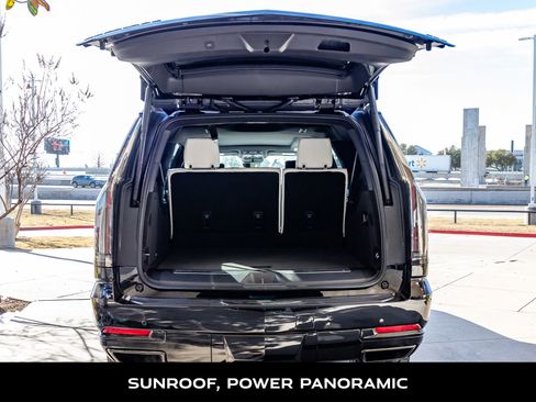 Used 2026 Cadillac Escalade ESV Platinum Sport w/ LPO, ONYX Package image 8