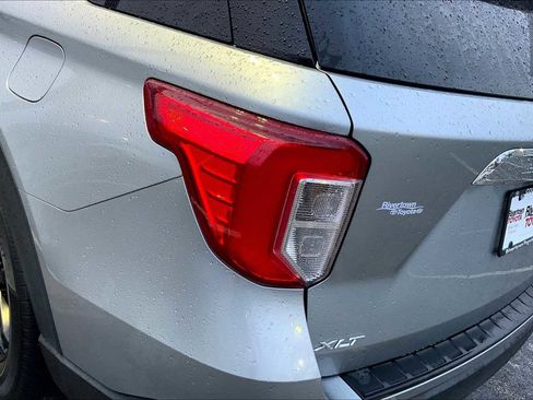 Used 2022 Ford Explorer XLT image 26