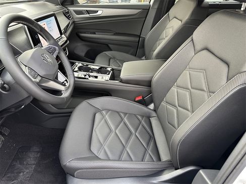 New 2026 Volkswagen Atlas Cross Sport SE image 10