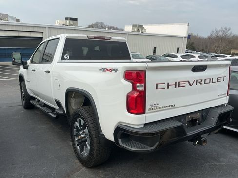 Used 2021 Chevrolet Silverado 2500 Custom w/ Custom Value Package image 2