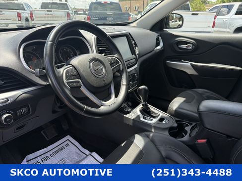 Used 2018 Jeep Cherokee Latitude Plus AWD/4WD image 20