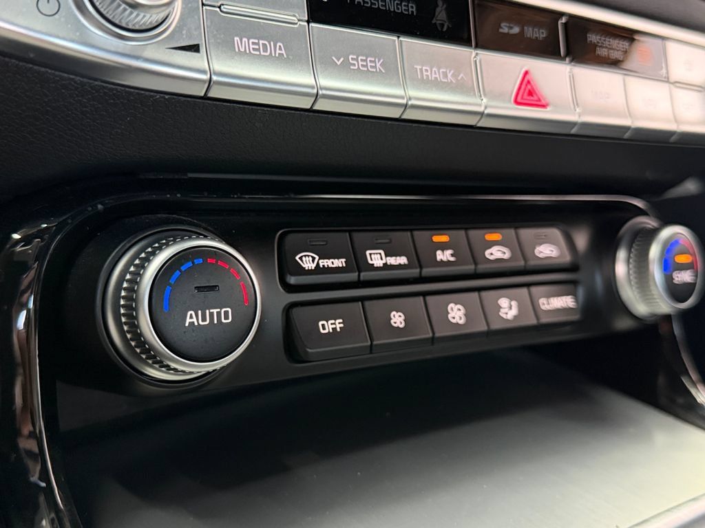 Used 2018 Kia Stinger GT2 AWD/4WD image 22