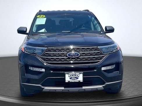 Used 2023 Ford Explorer XLT w/ Equipment Group 202A RWD image 3